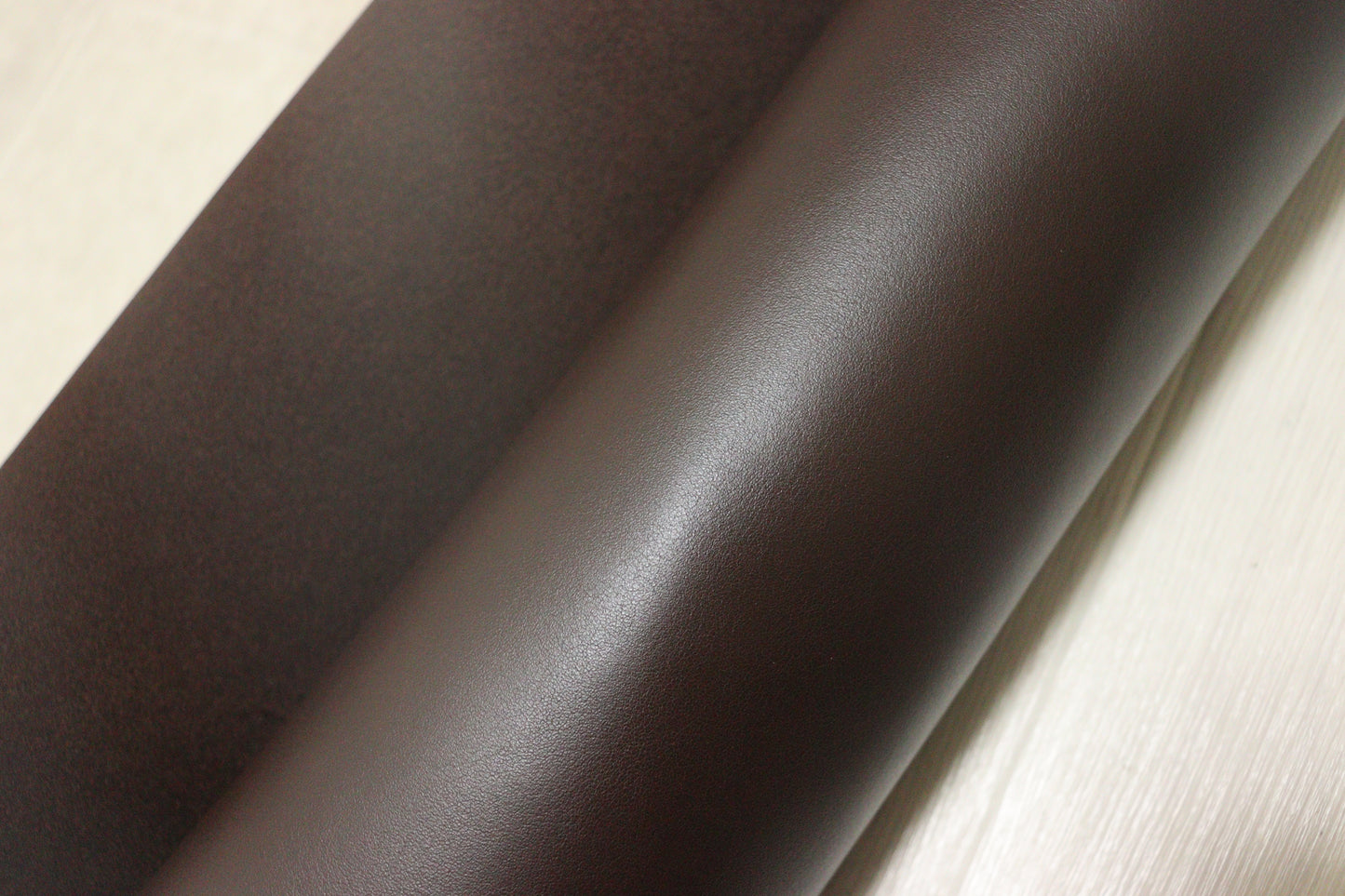 ds50円！イタリアンレザー　スムース加工　ヌメ革　ダークブラウン　150ds