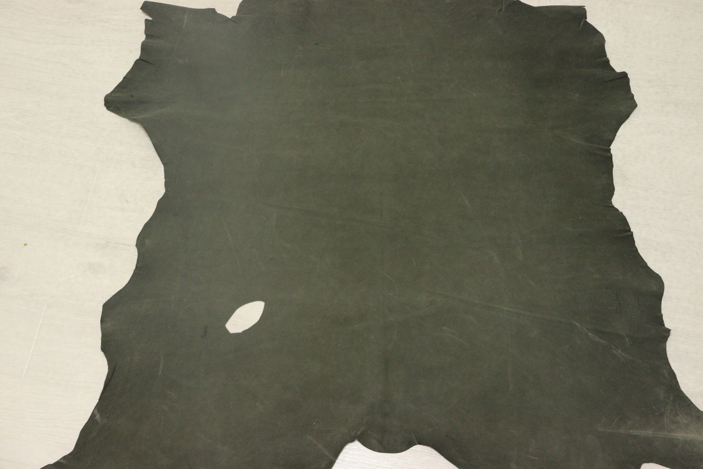 ds25円！新入荷！イタリアンレザー　吟すり加工　カーフ　100ds