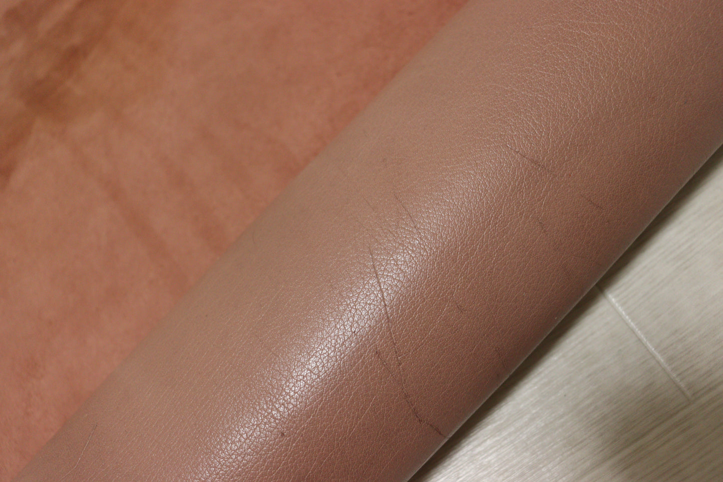 ds25円！訳あり　新入荷！くすみピンク　スムース加工　コンビヌメ　140ds