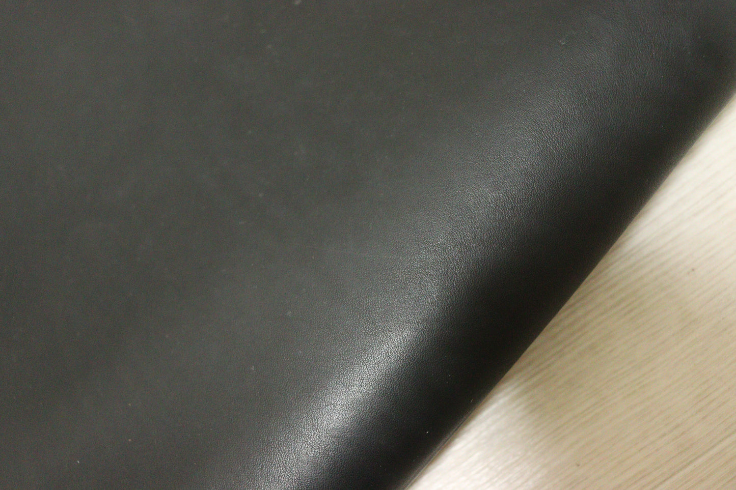 ds70円！イタリアンレザー　ブラック　ショルダー　オイルヌメ　150ds