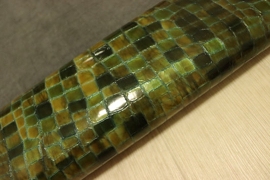 ds25円！新入荷！イタリアンレザー　ステンドグラス調　エナメル　グリーン　107ds