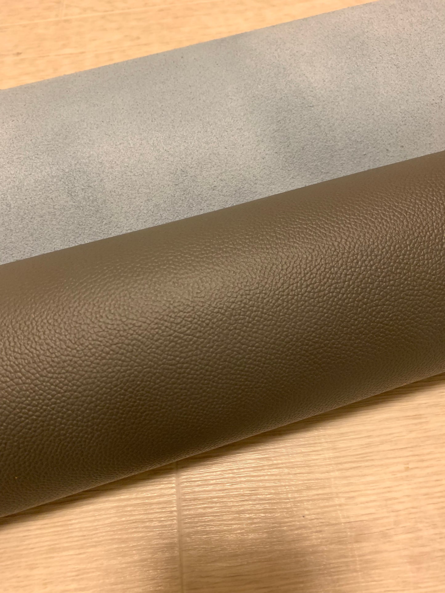 ds28円！新入荷！姫路レザー　顔料仕上げ　シボ型押し　ダークグレー　200ds