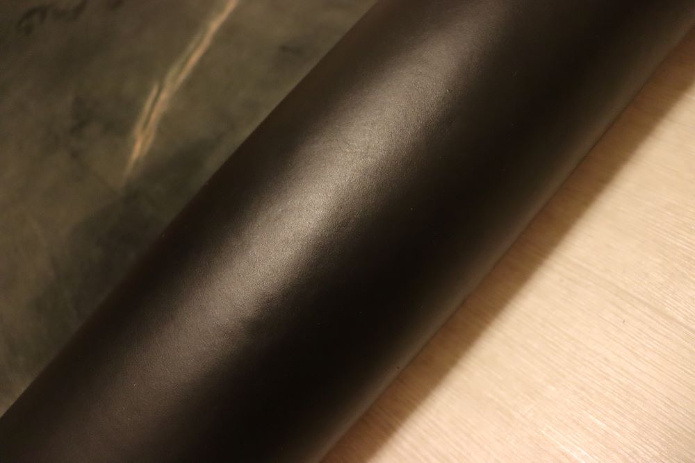 ds72円！イタリアンレザー　スムース加工　ブラック　ショルダー　ヌメ革　160ds