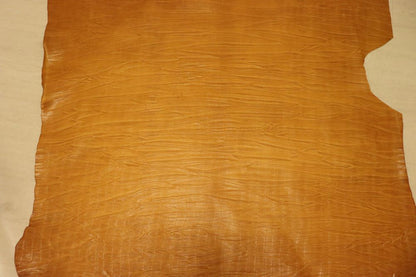 ds75円！イタリアンレザー イエローキャメル　絞り加工　クロコ型押し　ショルダー　ヌメ革　136ds