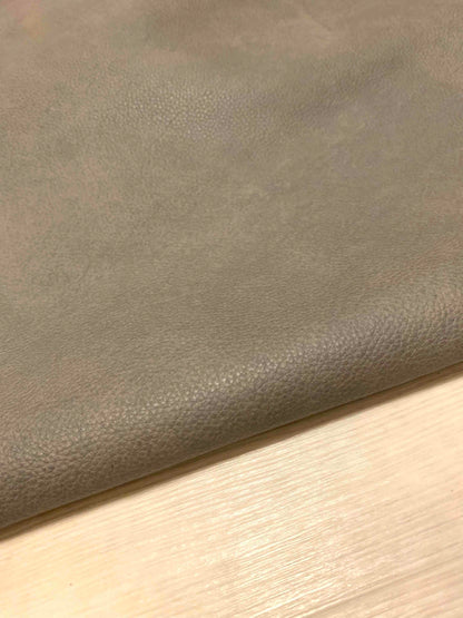 ds30円！新入荷！イタリアンレザー　アンチック加工　ライトグレー系　223ds