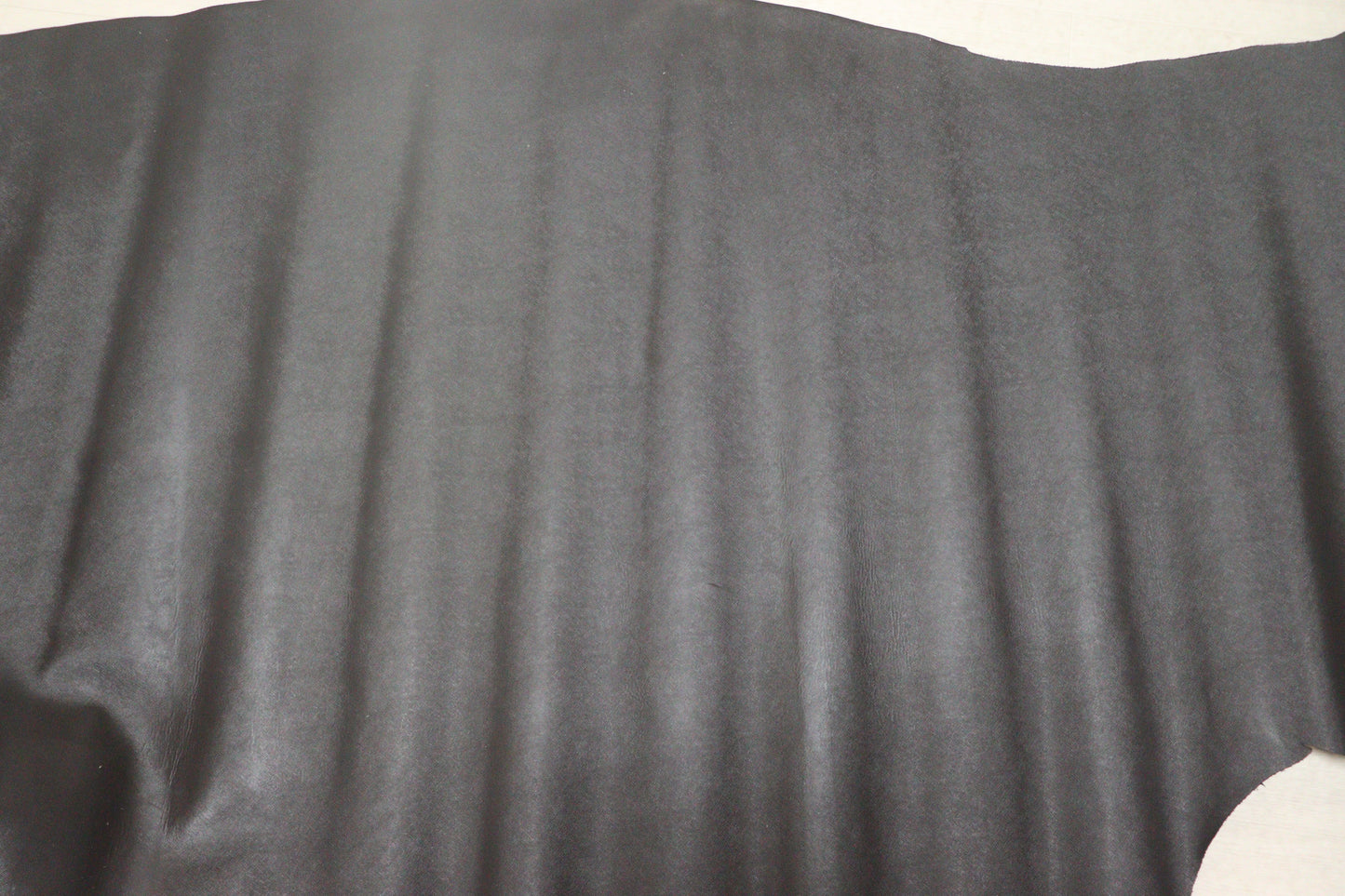 ds25円！新入荷！顔料仕上げ　絹目型押し ダークブラウン　230ds