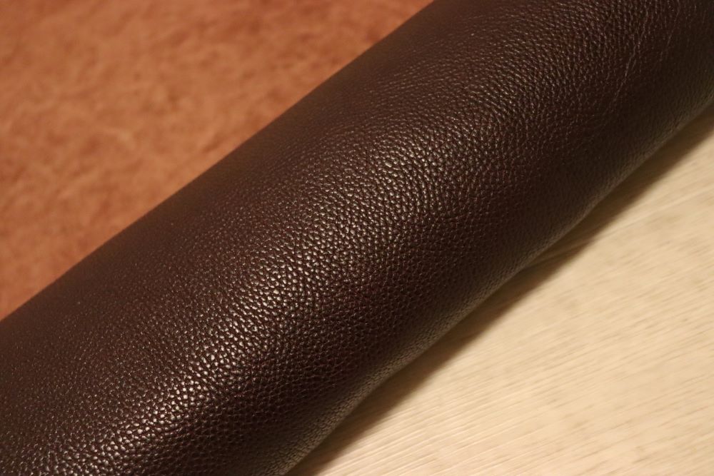 ds70円！イタリアンレザー　ダコタヌメ　ダークブラウン　キップ　163ds