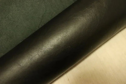 ds70円！イタリアンレザー　ヌメ革　染料仕上げ　ブラック　スムース加工　187ds