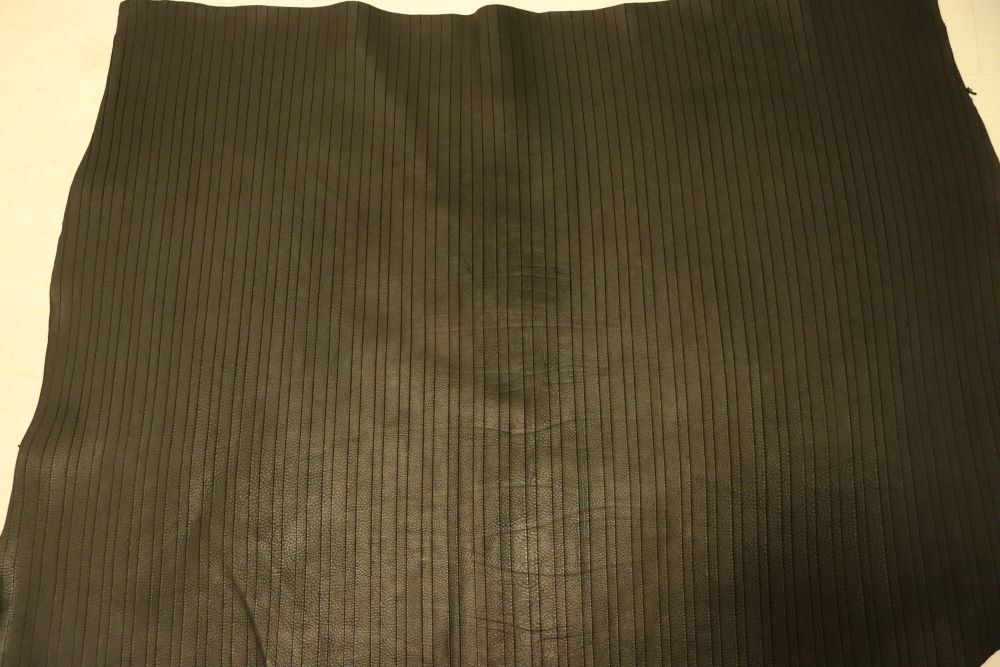 ds72円！イタリアンレザー　ショルダー　オイルヌメ　ブラック　129ds