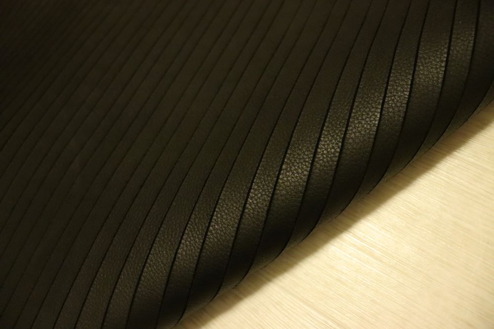 ds72円！イタリアンレザー　ショルダー　オイルヌメ　ブラック　129ds