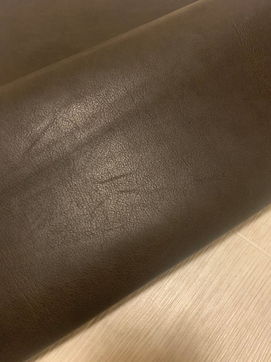 ds60円！新入荷！CONCERIA 800社　アッシュグレー系　スムース加工　キップ　107ds