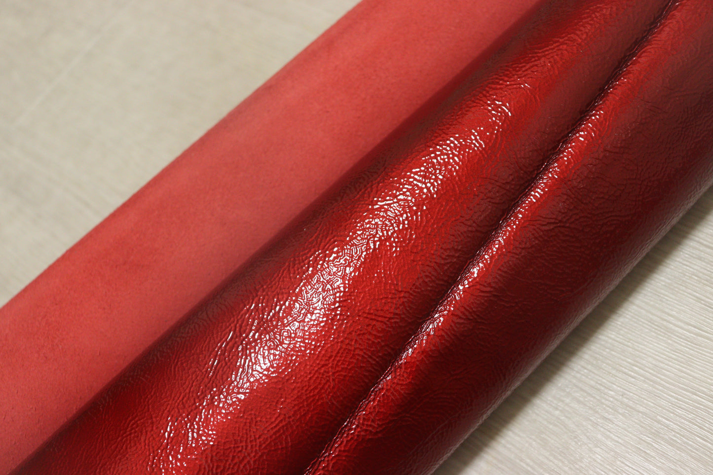 ds25円！新入荷！訳あり　イタリアンレザー　シワ加工　エナメル　140ds