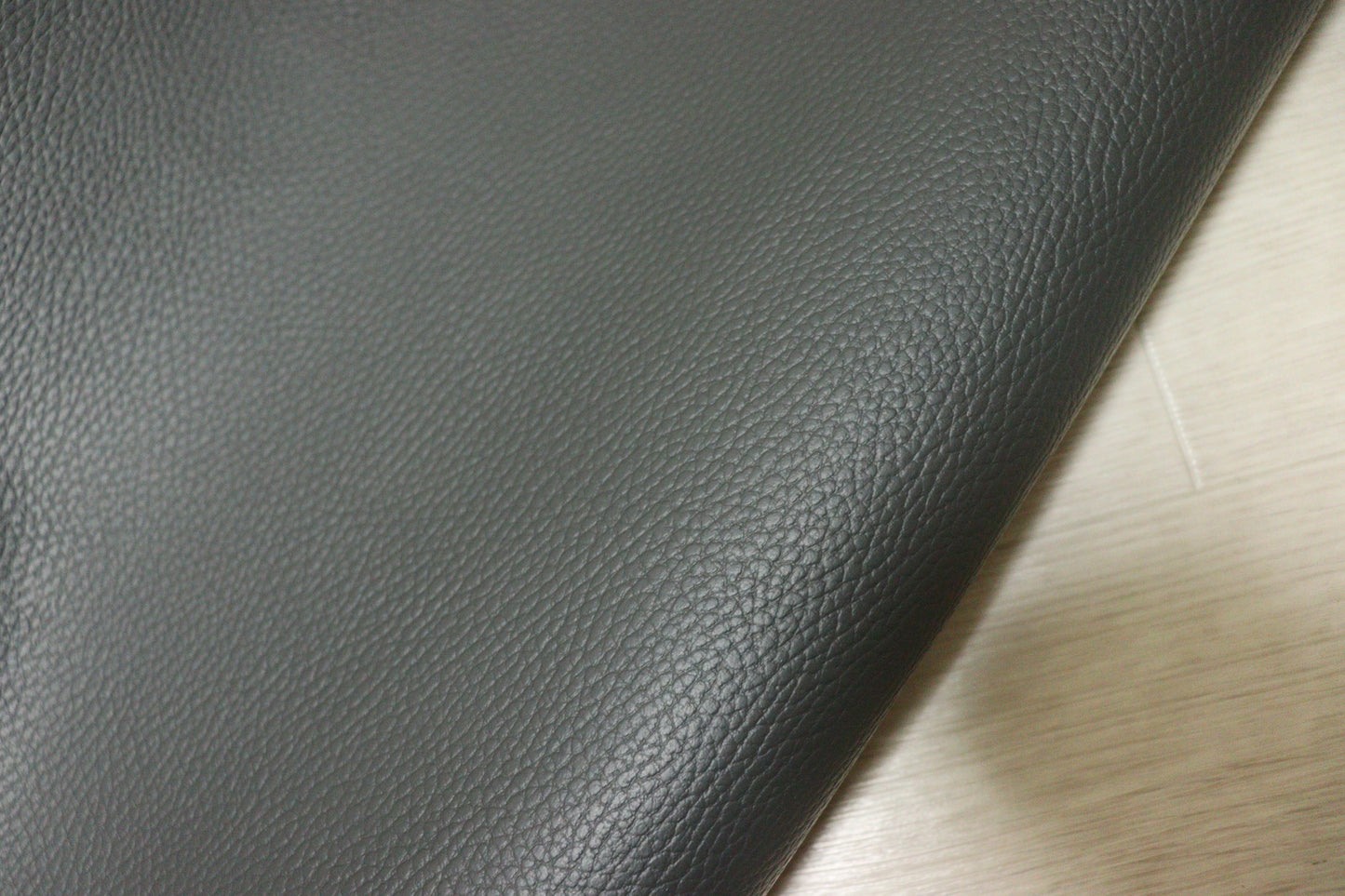 ds28円！新入荷！顔料仕上げ　ダークグレー　シボ型押し　200ds
