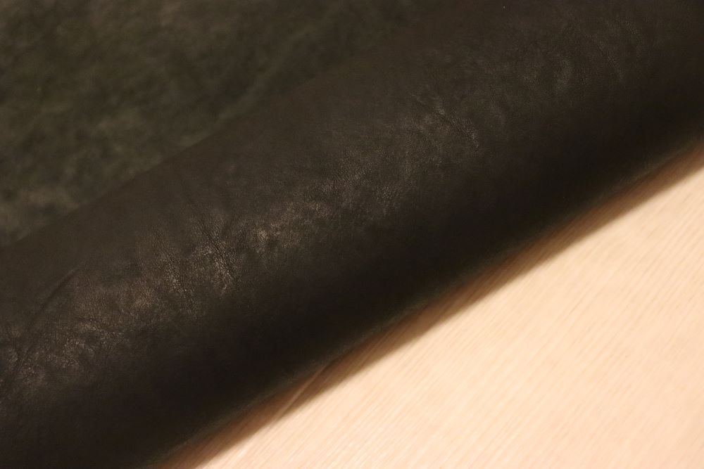 ds75円！イタリアンレザー　ショルダー　オイルヌメ　ダコタ　ブラック　123ds