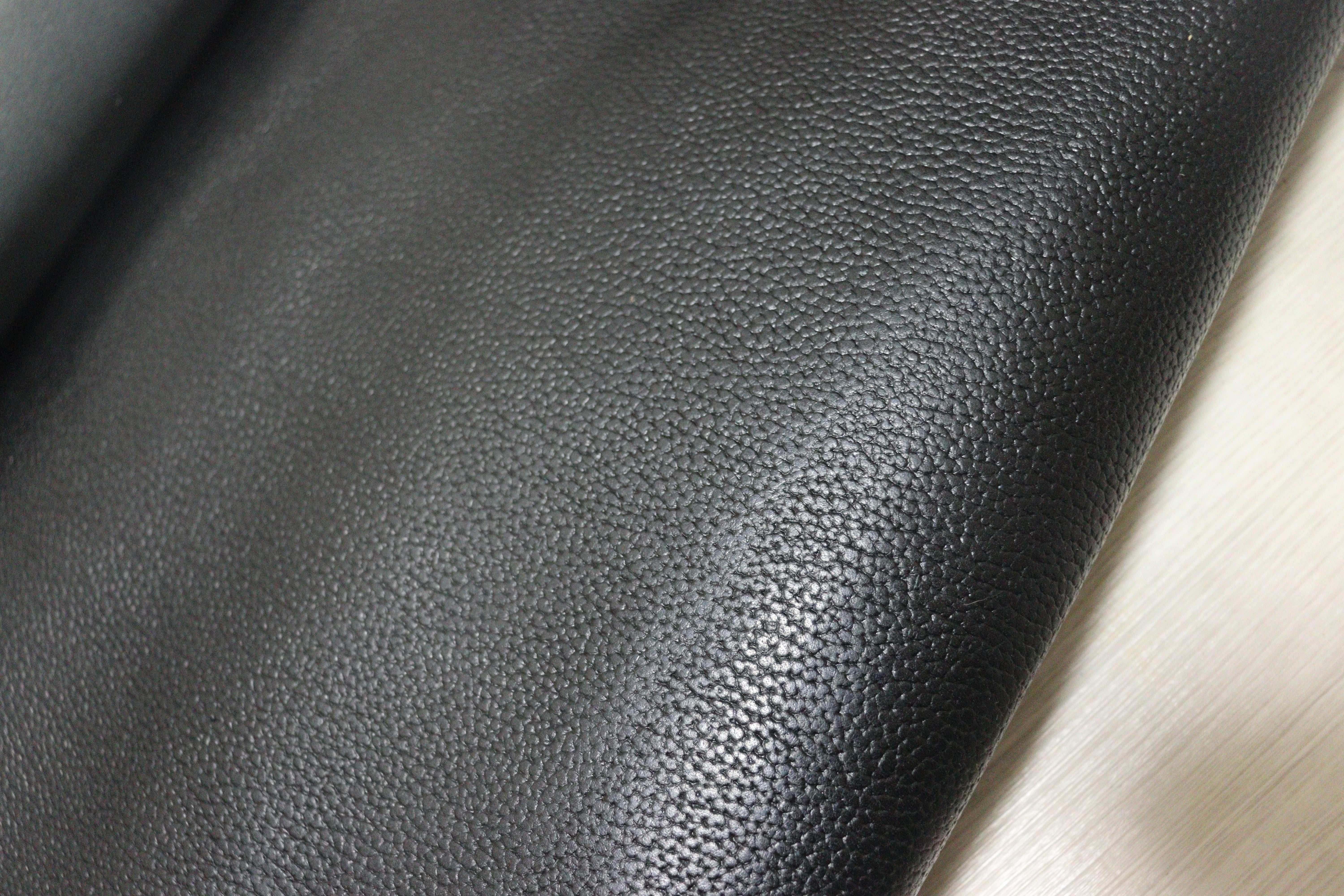 ds28円！新入荷！ブラック シボ型押し 大きめハギレ 180ds – 【レザー