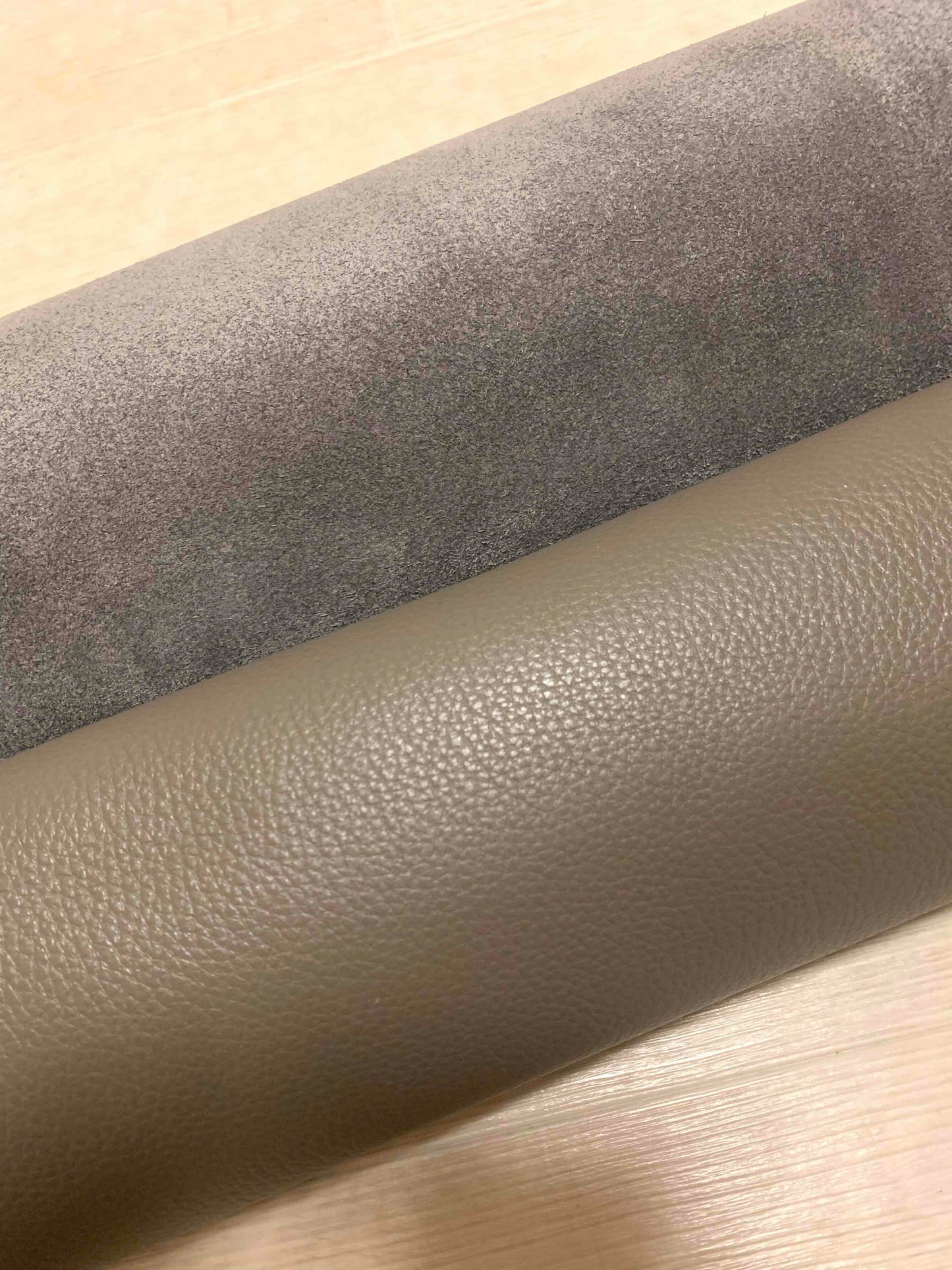 ds28円！新入荷！イタリアンレザー　グレー　シュリンク加工　328ds