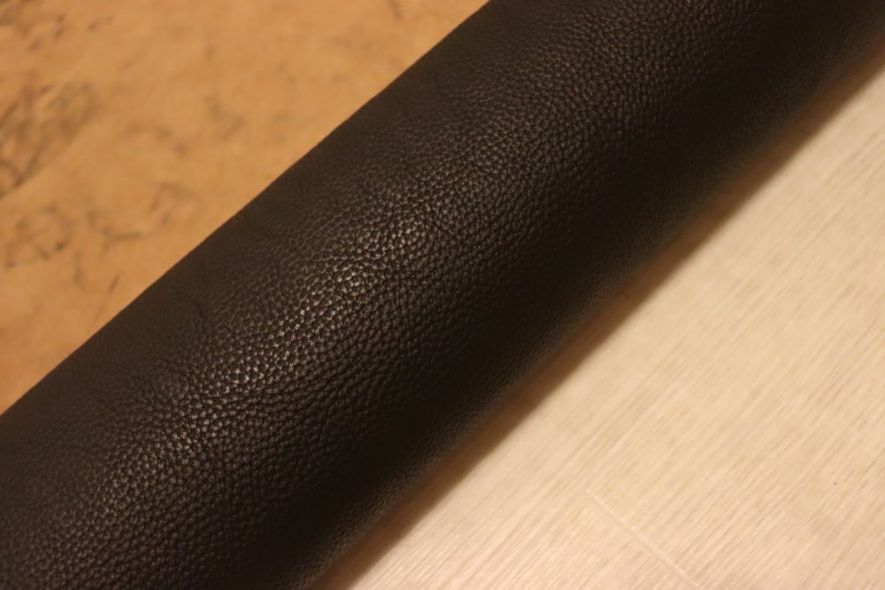 ds75円！イタリアンレザー　ショルダー　オイルヌメ　ブラック　ダコタシボ型押し　126ds