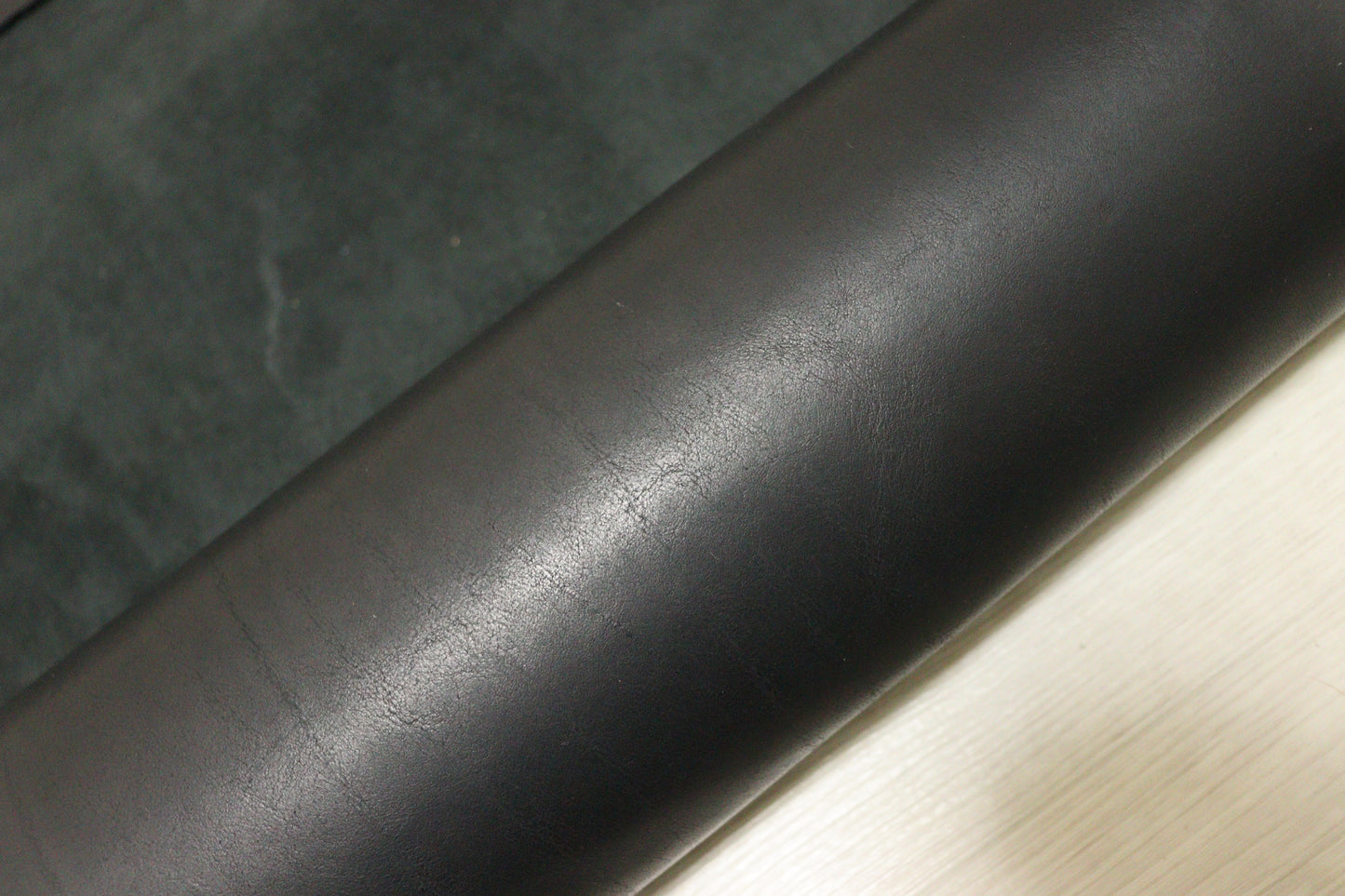 ds70円！イタリアンレザー　ショルダー　オイルヌメ　ブラック　140ds