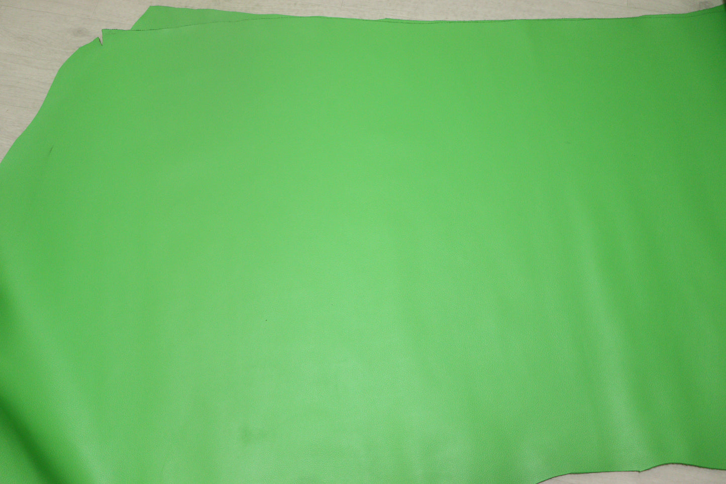 ds28円！新入荷!顔料仕上げ エメラルドグリーン　シボ型押し　220ds