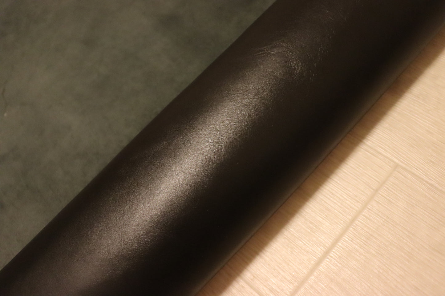 ds75円！イタリアンレザー　ショルダー　ブラック　オイルヌメ　135ds