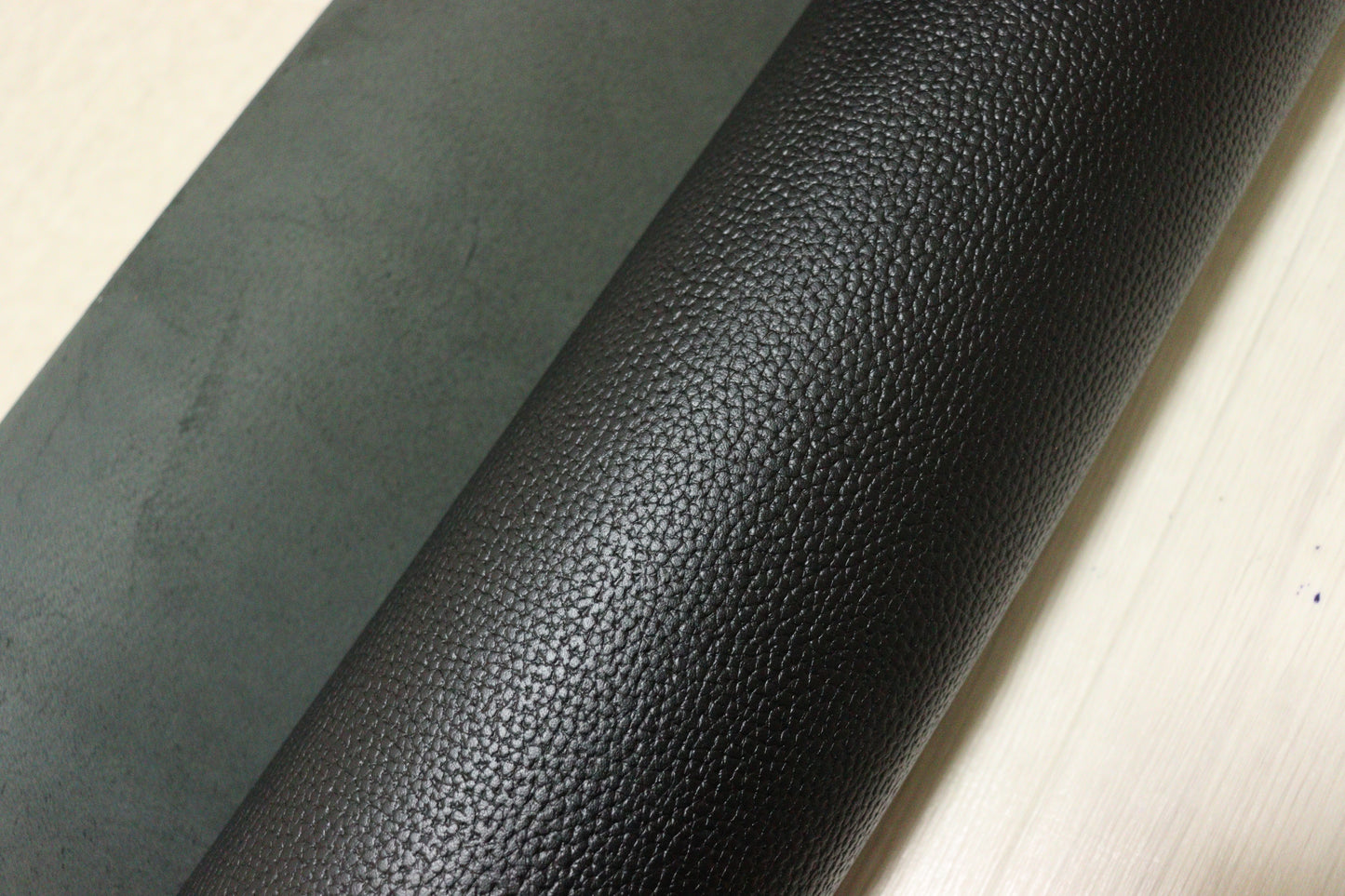 ds28円！新入荷！顔料仕上げ　ブラック　シボ型押し　220ds