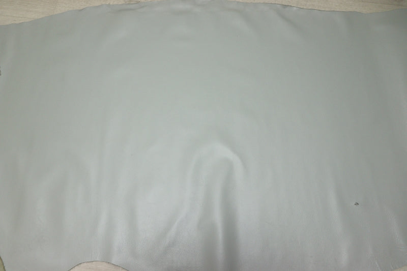 ds25円！[ライトブルー系]新入荷 国産 牛革 姫路レザー クロム革 シュリンク加工 やや訳あり 220ds