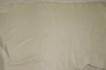 ds25円！[アイボリー系]新入荷 国産 牛革 クロム革 スムース加工 220ds