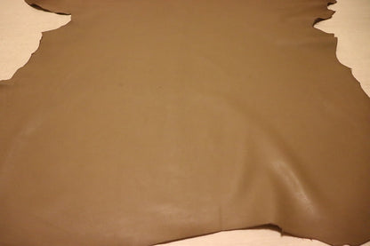 ds28円！[カフェオレ]新入荷 イタリアンレザー 牛革 クロム革 シュリンク加工 100ds