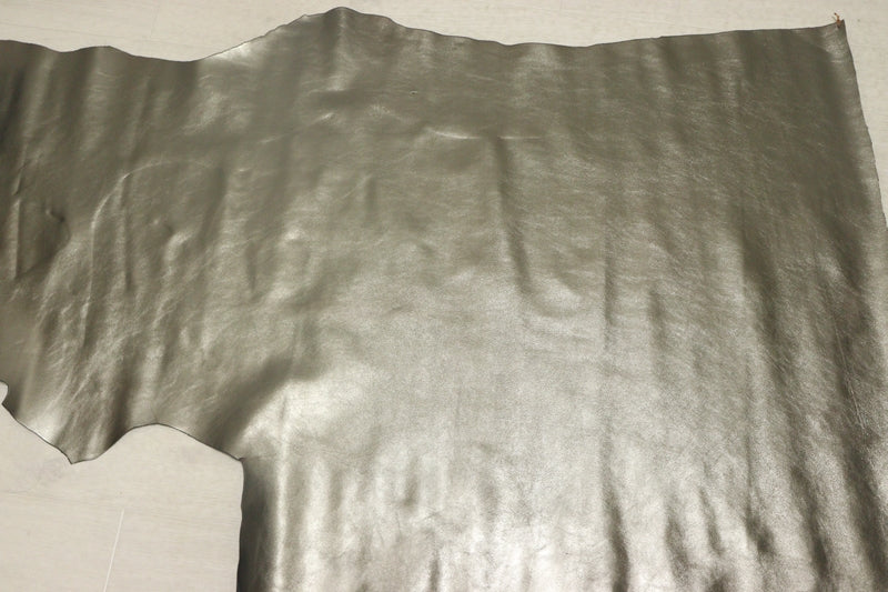 ds28円！[ダークシルバー]新入荷 国産 牛革 クロム革 箔貼り加工 100ds