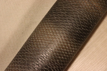 ds28円！[ダークグレー]新入荷 イタリアンレザー 牛革 クロム革 グラデーション染 113ds