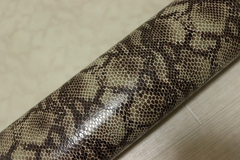 ds28円！[ミントグリーン]新入荷 国産 豚革 クロム革 スネークプリント 132ds