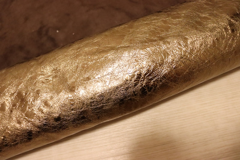 ds28円！[ゴールド系]新入荷 イタリアンレザー 豚革 クロム革 クラッキング加工 箔貼り 133ds