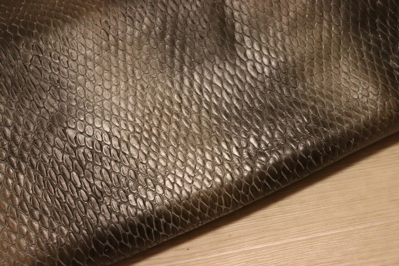 ds28円！[ダークグレー]新入荷 イタリアンレザー 牛革 クロム革 グラデーション染 138ds