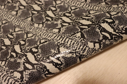 ds28円！[アッシュグレー]新入荷 イタリアンレザー 牛革 クロム革 スネークプリント フィルム貼り 140ds