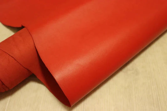 ds28円！[レッド]クラフトの定番 インディアンレザー バッファロー革 ヌメ革 スムース加工 訳あり 144ds