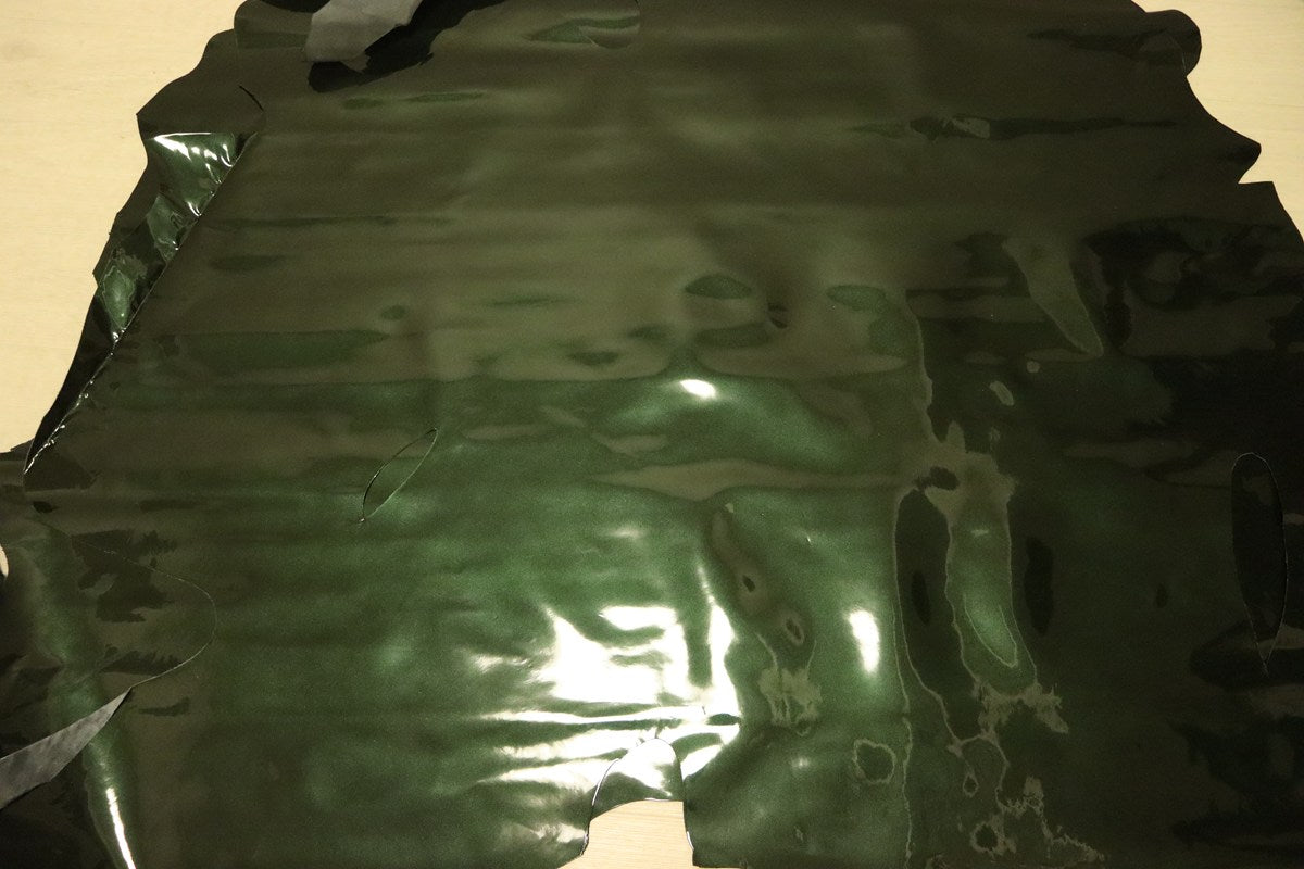 ds28円！[ダークグリーン]新入荷 インポートレザー 牛革 クロム革 エナメル 154ds