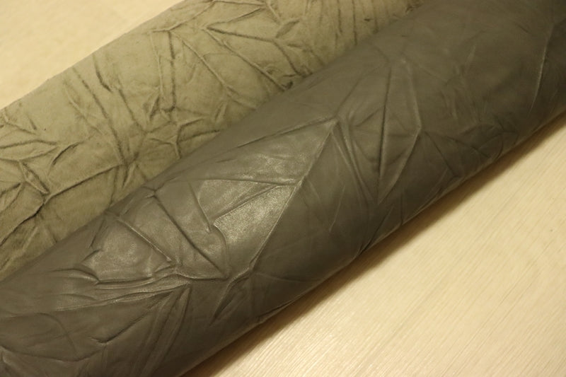 ds28円！[ダークグレー]新入荷 イタリアンレザー 牛革 クロム革 絞り加工 165ds