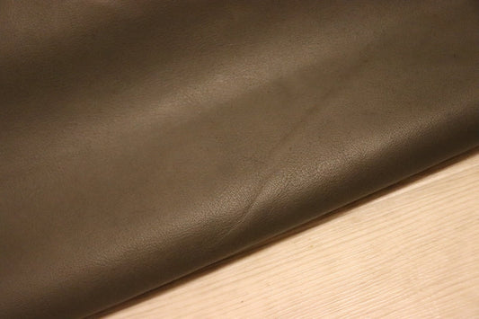 ds28円！[ダークグレー]新入荷 イタリアンレザー 牛革 クロム革 スムース加工 198ds