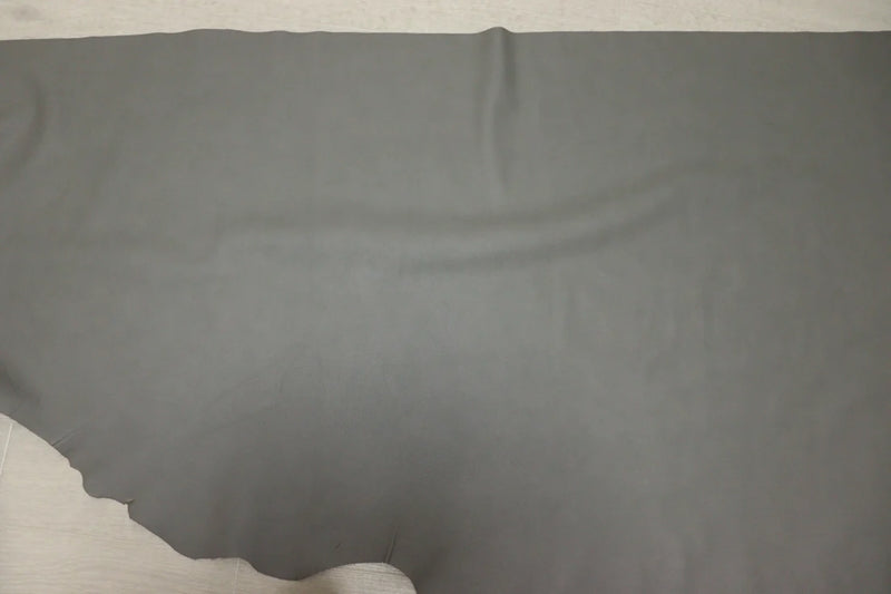 ds28円！[ライトグレー]新入荷 イタリアンレザー 牛革 クロム革 弱シュリンク加工 217ds