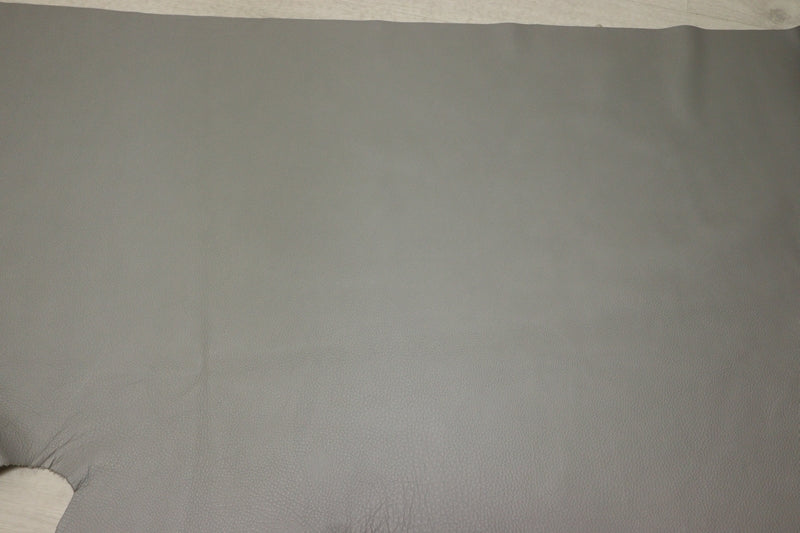 ds28円！[ライトグレー]新入荷 イタリアンレザー 牛革 クロム革 シュリンク加工 224ds