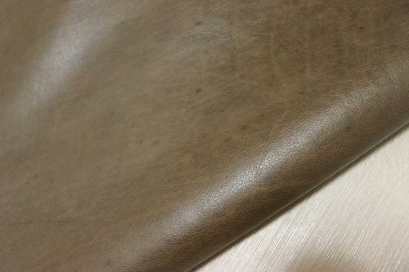 ds28円！[オリーブ]新入荷 イタリアンレザー 牛革 クロム革 スムース加工 やや訳あり 229ds