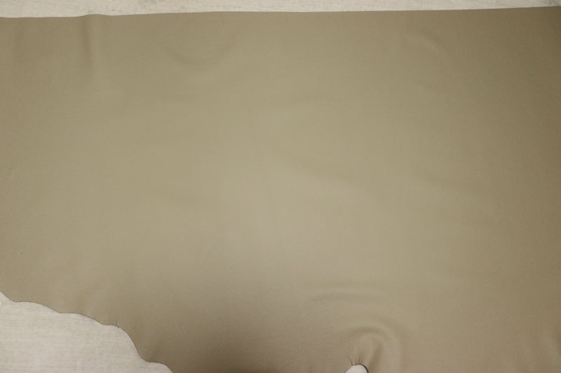 ds28円！[ベージュ]新入荷 イタリアンレザー 牛革 クロム革 弱シュリンク加工 240ds