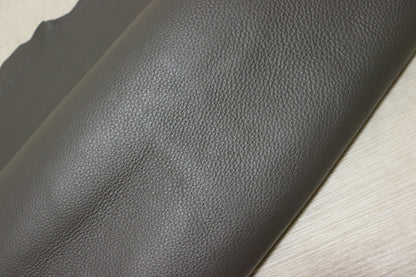 ds28円！[ダークグレー]新入荷 イタリアンレザー 牛革 クロム革 シュリンク加工 250ds