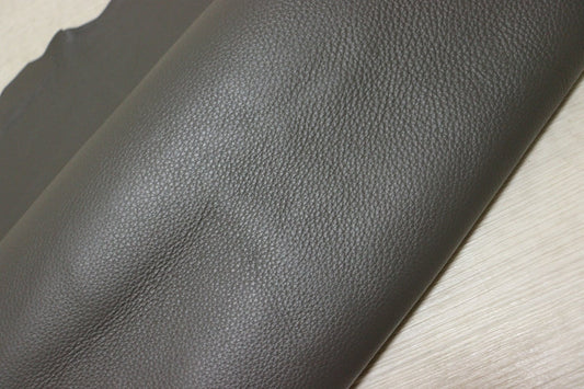 ds28円！[ダークグレー]新入荷 イタリアンレザー 牛革 クロム革 シュリンク加工 250ds