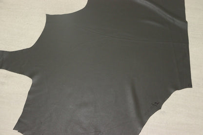 ds28円！[ダークオリーブ]新入荷 イタリアンレザー 牛革 クロム革 シュリンク加工 80ds