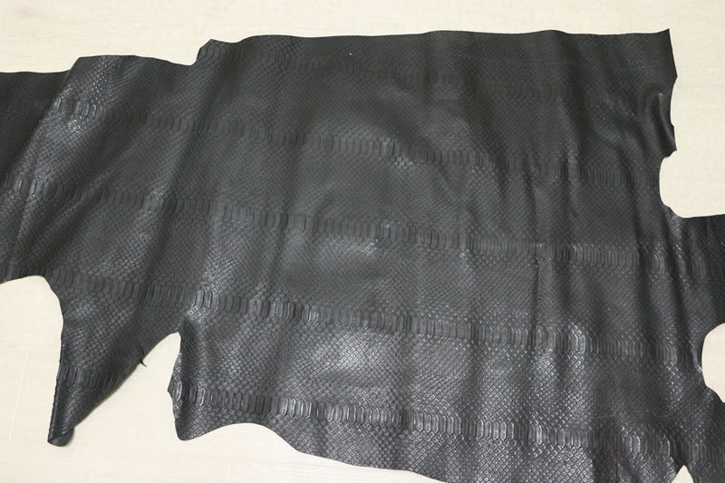 ds28円！[ネイビー]新入荷 国産 牛革 クロム革 リアルスネーク型押し 80ds