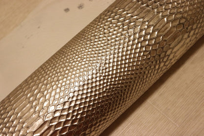 ds28円！[シルバー]新入荷 イタリアンレザー 牛革 クロム革 スネーク型押し 箔貼り加工 94ds