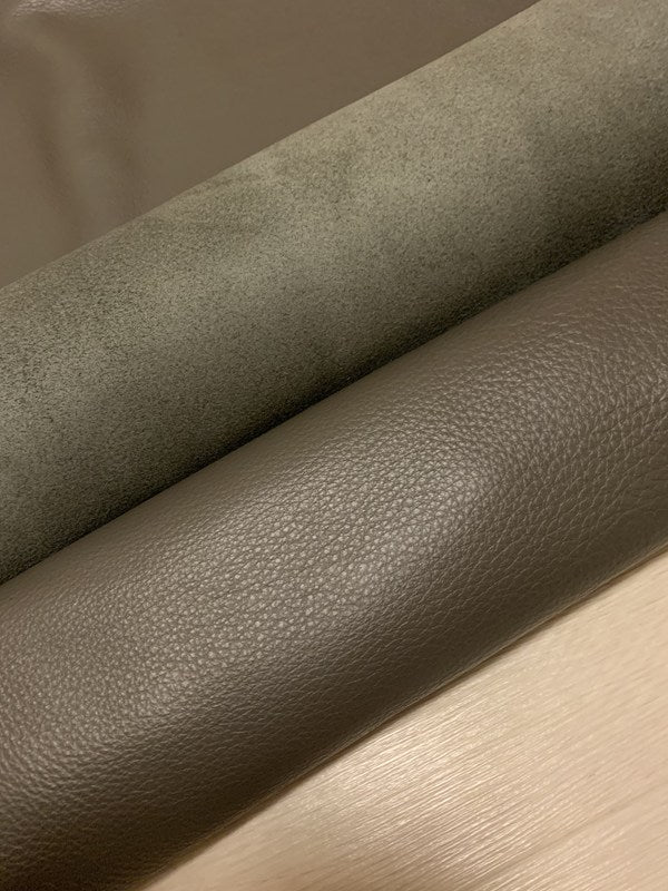 ds30円！[ダークグレー]新入荷 イタリアンレザー 牛革 クロム革 シュリンク加工 233ds