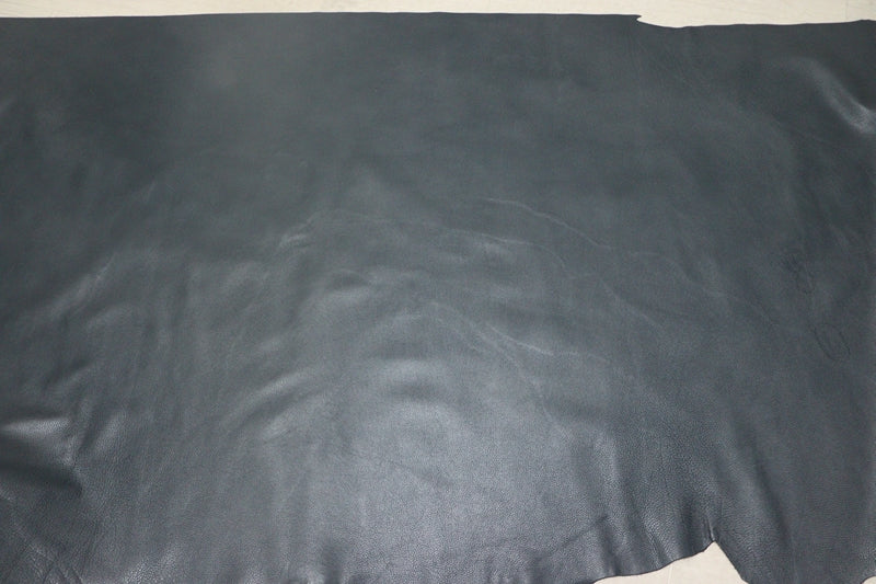 ds30円！[パールネイビー]新入荷 イタリアンレザー 牛革 クロム革 シュリンク加工 もちもち 242ds