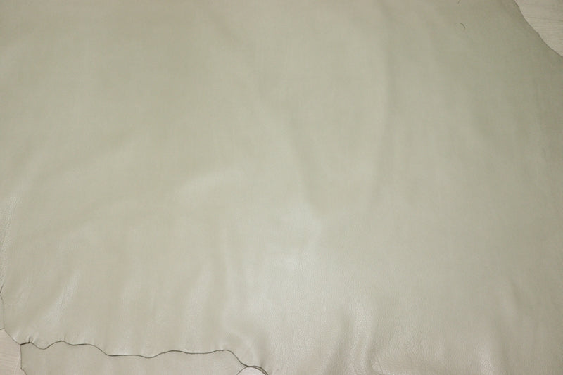 ds30円！[くすみアイボリー]新入荷 イタリアンレザー 牛革 クロム革 スムース加工 266ds